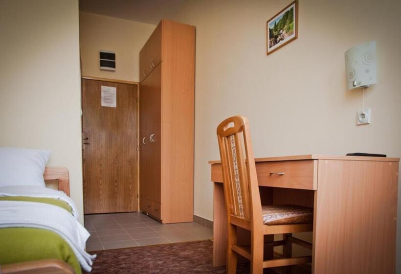 اتاق استاندارد یک نفره, Garni Hotel Alma