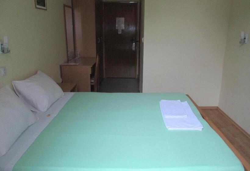 اتاق استاندارد, Garni Hotel Alma