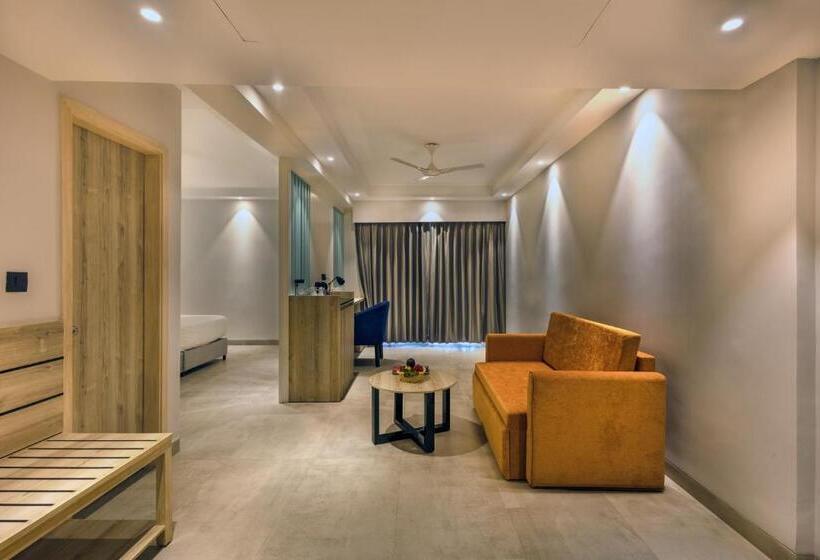 Люкс, Ramada By Wyndham Goa Arpora