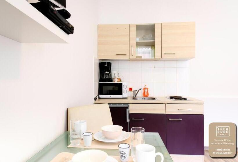 베이직 3인 룸, Treasure Home Apartment 1050