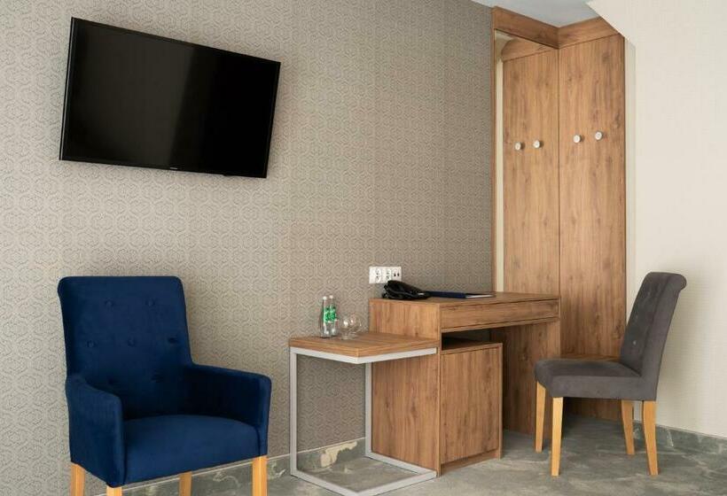 Номер Стандарт Трехместный, Grand Chotowa Hotel Spa & Resort