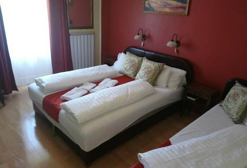 Трехместный Номер Стандарт с Балконом, Napsugár