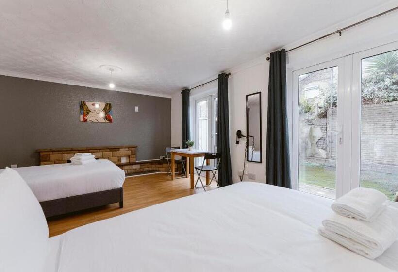 浴室共有スタンダード４人用ルーム, Stratford Great Rooms To Stay   20