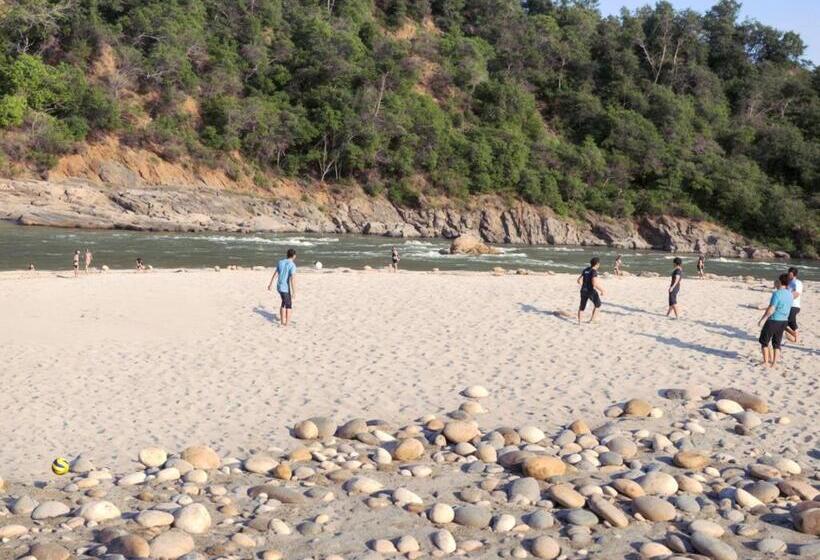 اتاق لوکس با بالکن, River Beach Resort   Trishuli
