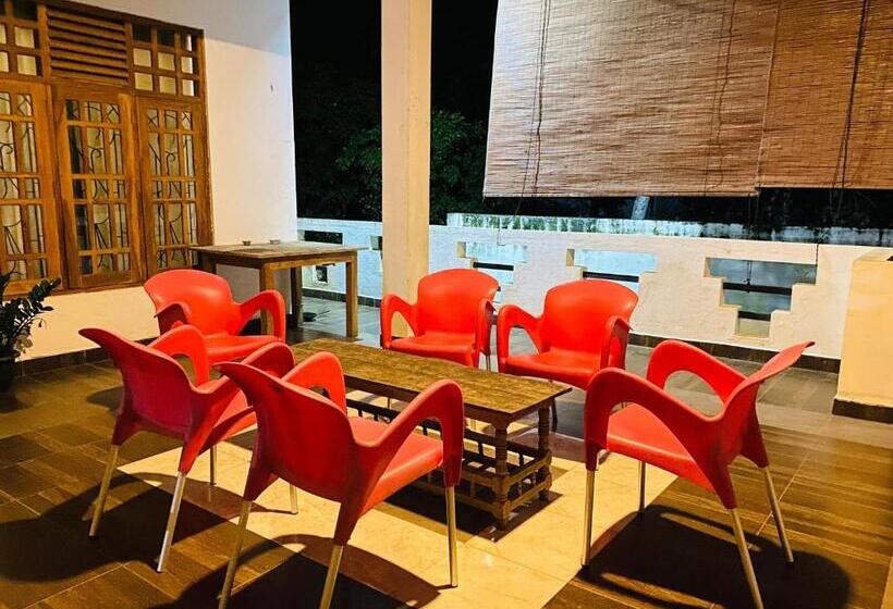 디럭스 트리플 룸, Happy Resort Yala