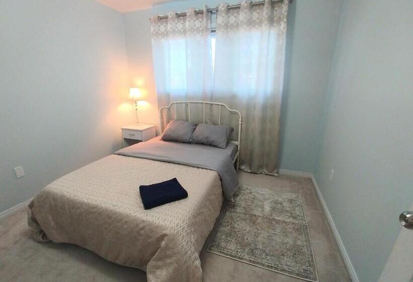 디럭스 룸, Rooms Near Train Station