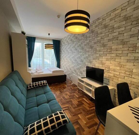 استودیوی استاندارد, Apartment Near Ski Center