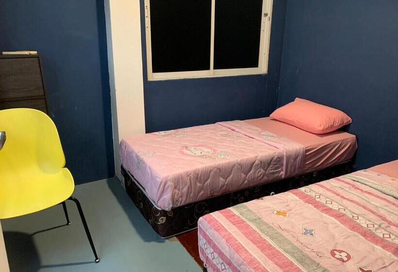 اتاق استاندارد با سرویس بهداشتی مشترک, Green Apple Hostel Khaosan