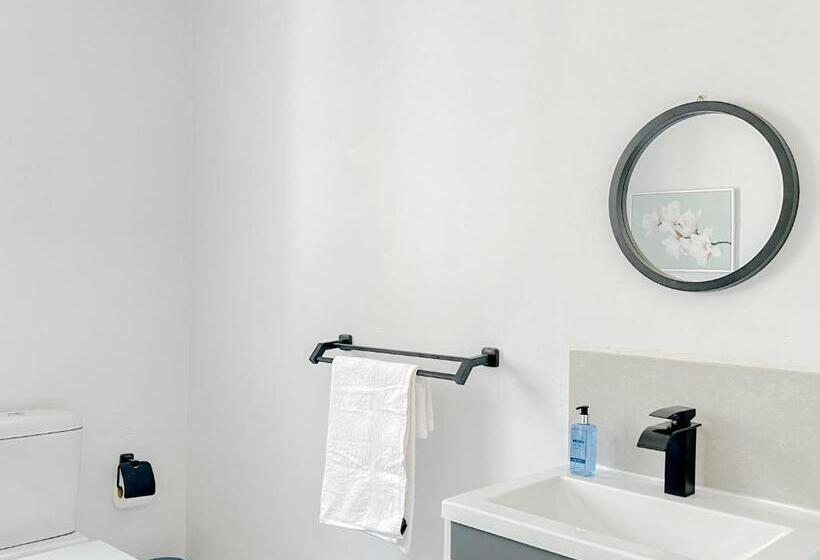 Номер Стандарт, Amoris Guesthouse   In Brooklyn