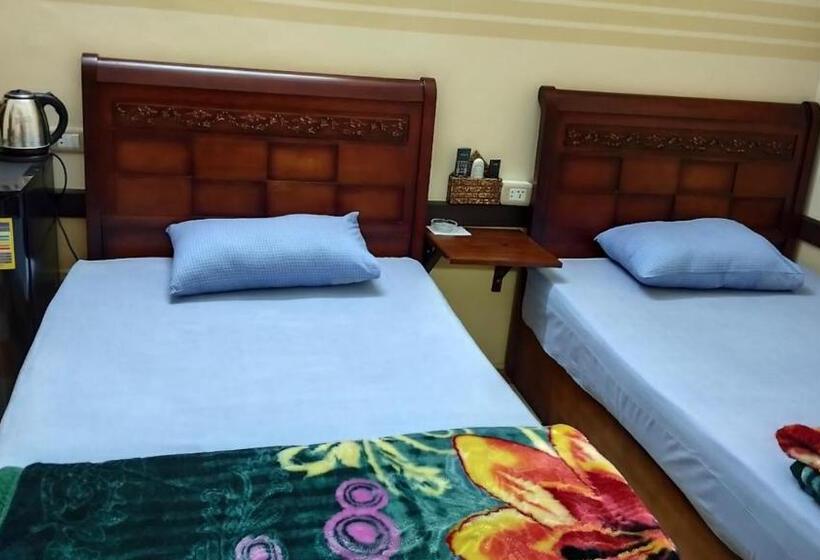 اتاق استاندارد سه نفره, فندق هاميس