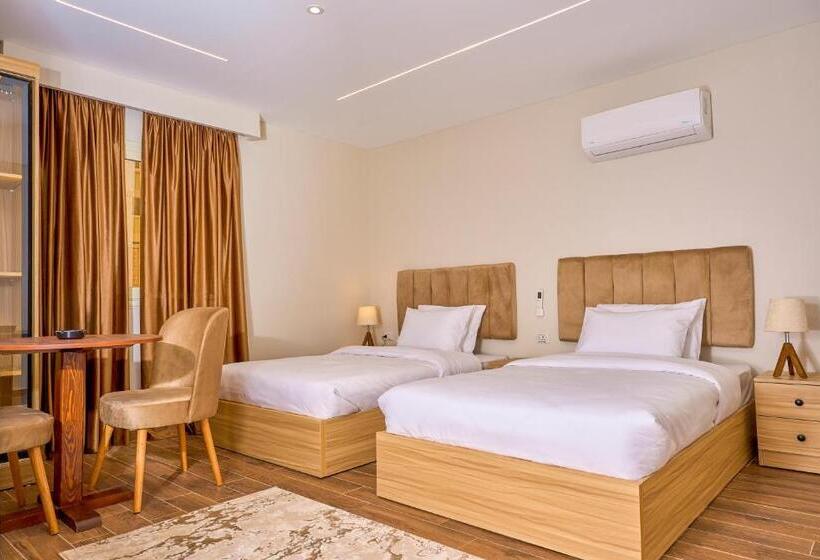 اتاق لوکس با چشم‌انداز شهر, Rotana Pyramids View