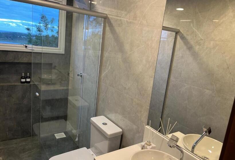 Quarto Deluxe Vista Mar com Sacada, Suítes Costa Do Macacu Garopaba