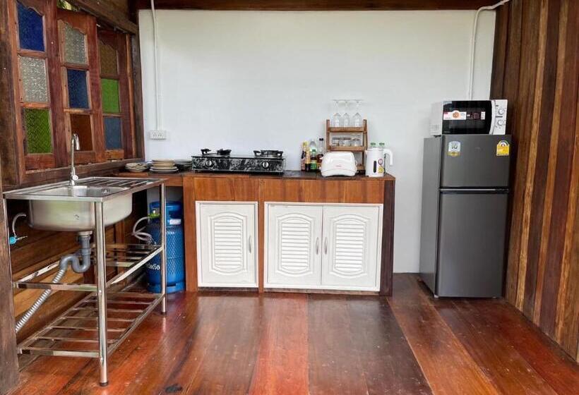 Номер Стандарт Вид на Парк, บ้านเล็กในป่าใหญ่ At น่าน Little House In The Forest At Nan