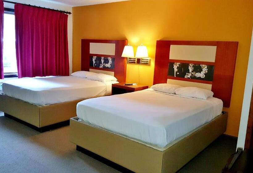 Номер Стандарт 2 Двуспальные Кровати, Country Hearth Inn Iron Mountain