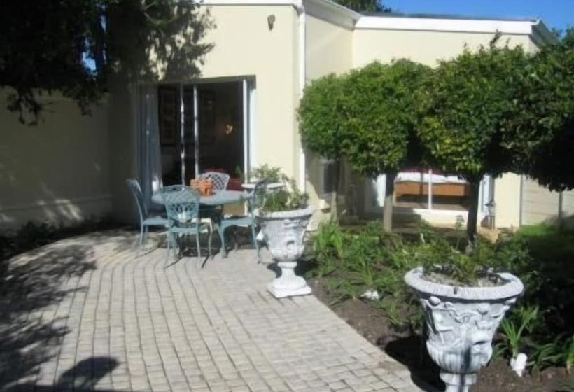Дом 1 Спальня, Navona Constantia Guest Cottage
