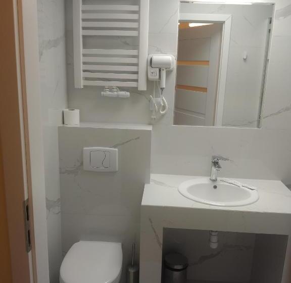 Семейный Номер, Motel Tower