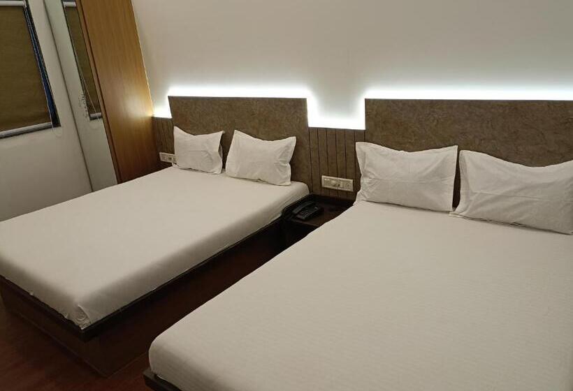 Семейный Номер, Ritz Vesu   Hotels In Vesu, Surat