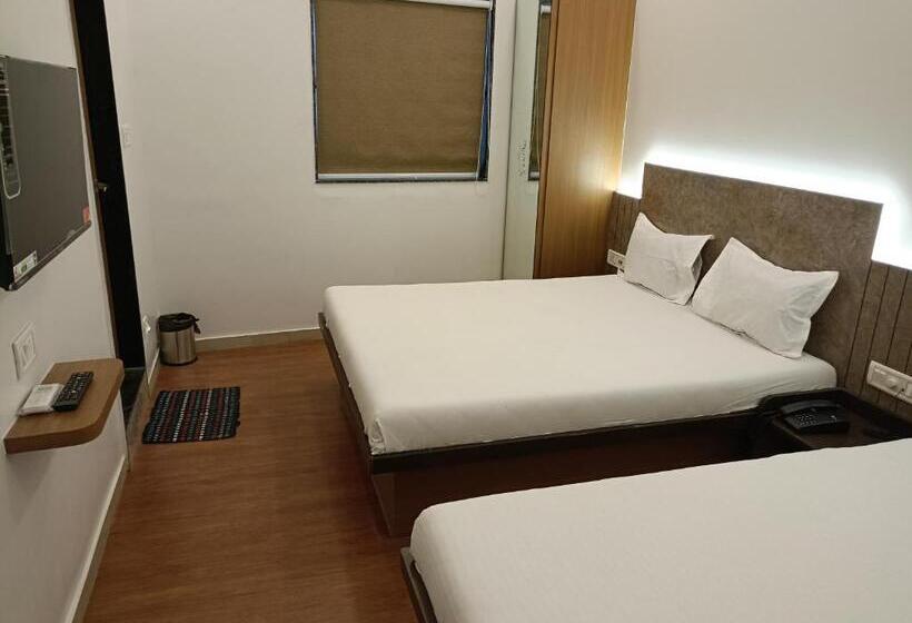 Семейный Номер, Ritz Vesu   Hotels In Vesu, Surat
