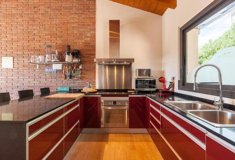 Номер Superior, Only Women Guest House   Villa De La Comunidad Internacional De La Mujer