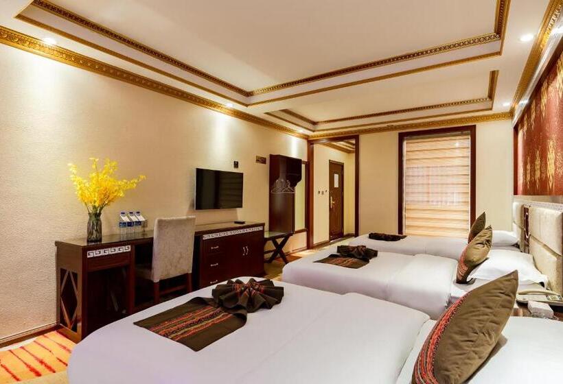 Трехместный Номер Deluxe, Floral Hotel · Shangri La Blue Sky
