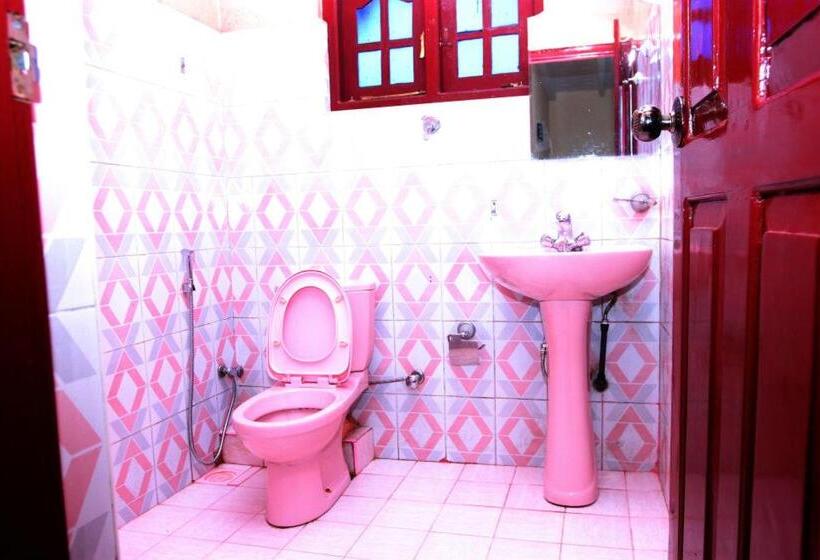 Standard Triple Room, Sydney Rest