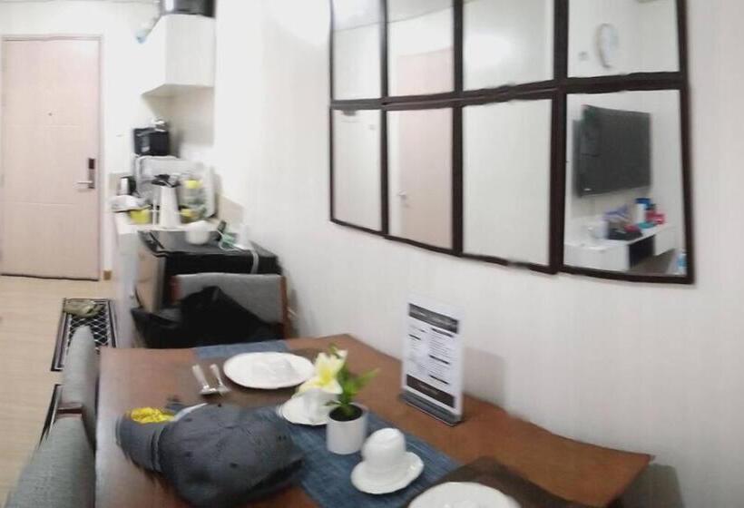 패밀리 룸, Chelsea Suite S Esthetic Staycation At Trees Residence Qc