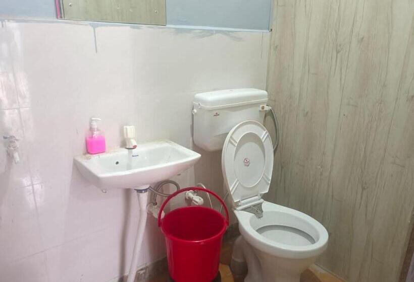 Трехместный Номер Классика, Collection O Harsh Hotel & Restaurant