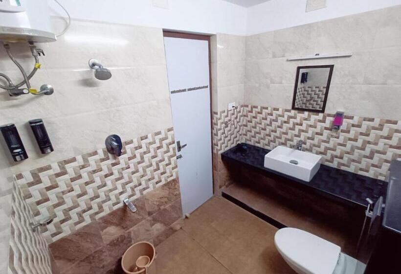 Люкс Deluxe Кровать Кинг, Ramya Residency Porur