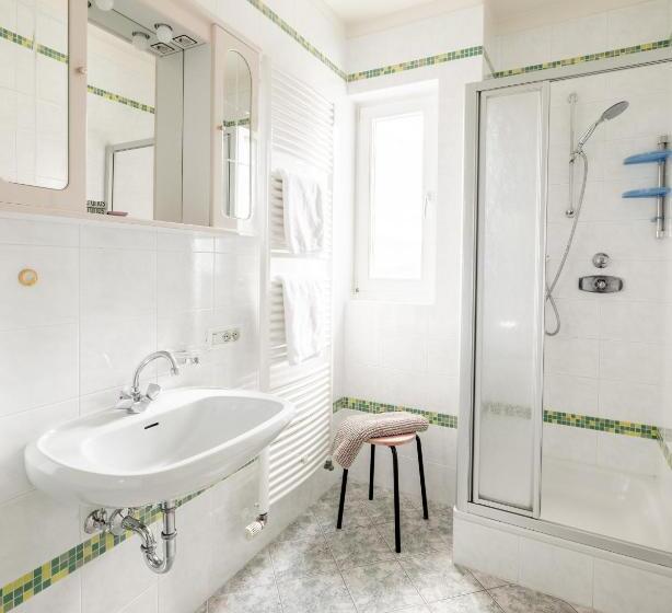 Номер Стандарт с Балконом, Wanda Apartments