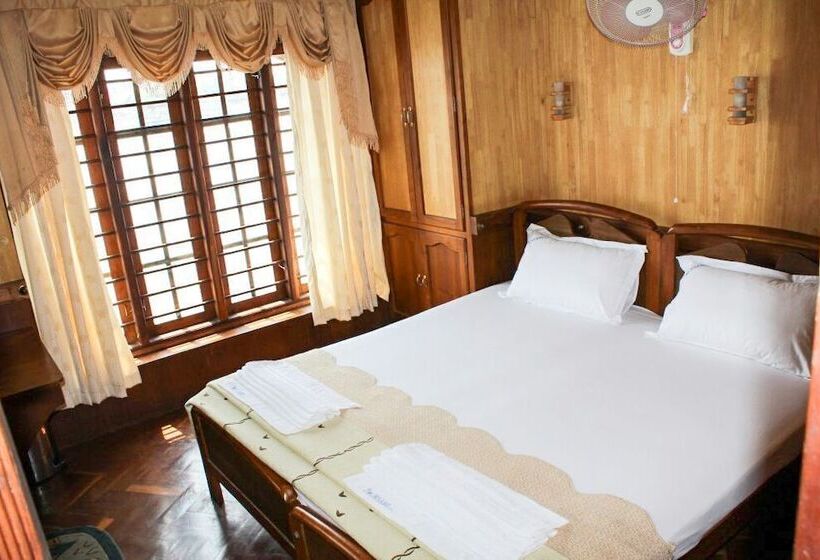 Номер Deluxe, Double Decker Houseboat