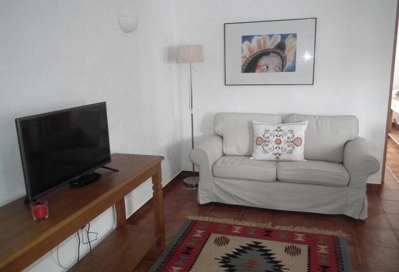 Апартаменты 2 Спальни, Casas De Mirobriga