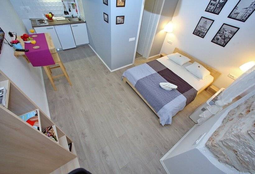 스탠다드 스튜디오 (테라스구비), Guverna New City Accommodation