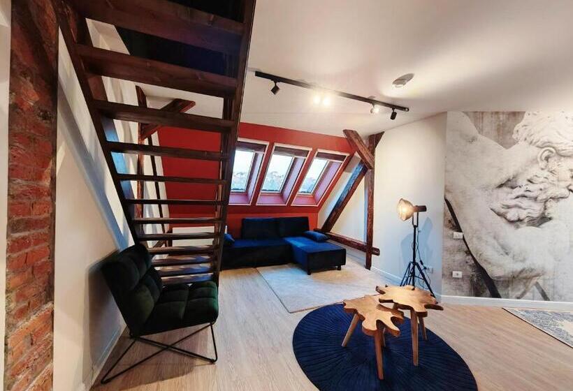 Quarto Estandar, Leda Residence