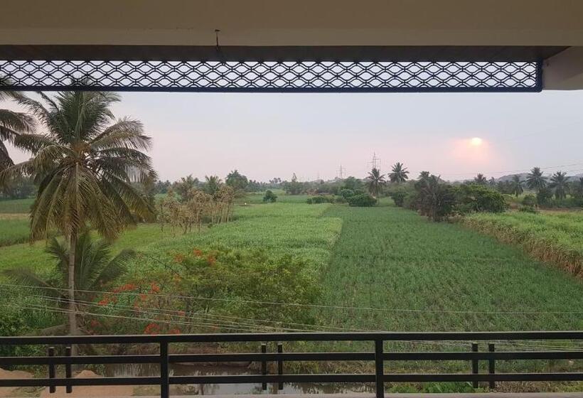 标准间带阳台, Padmaa Hampi Echo Villa