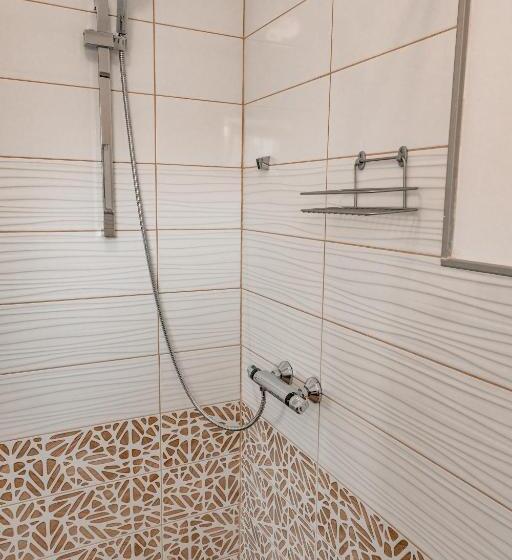 اتاق لوکس, July S Guest House