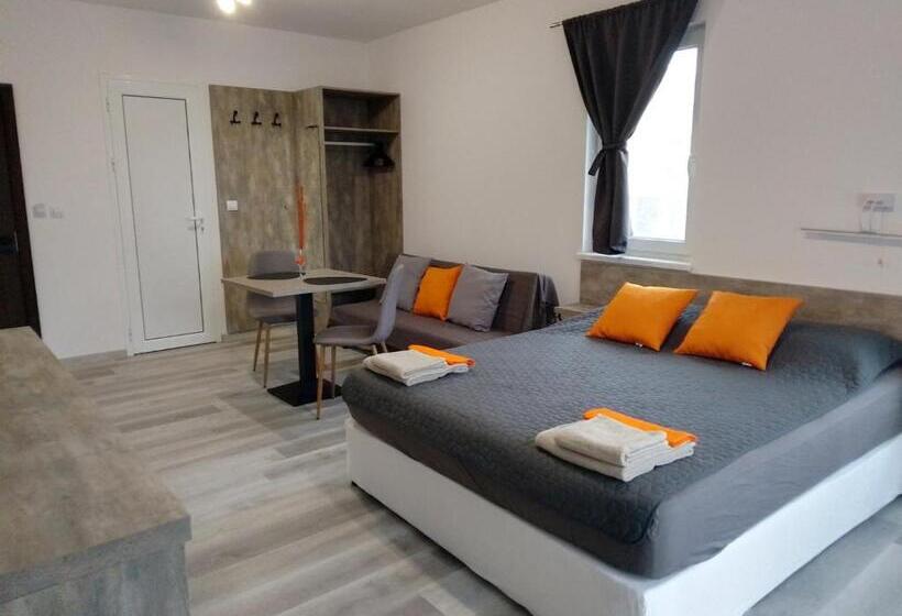 اتاق لوکس, July S Guest House