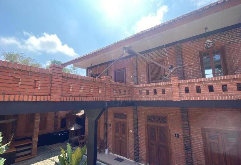 Семейный Номер, Saraswati Traditional Homestay Temanggung Redpartner