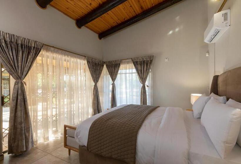 اتاق لوکس, The Pal Guest House