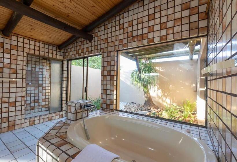 اتاق لوکس با تخت بزرگ, The Pal Guest House