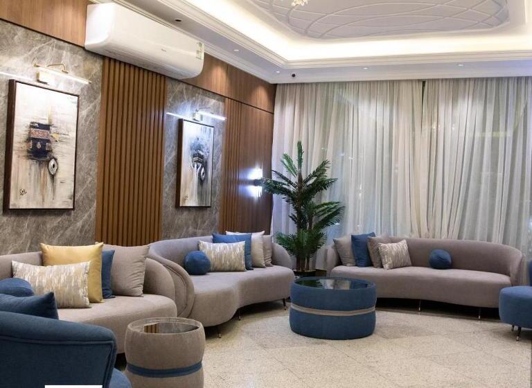 اتاق استاندارد سه نفره, فندق سرايا الجوار   Saraya Aljiwar