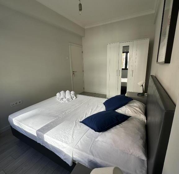 اتاق استاندارد, Hostel Real