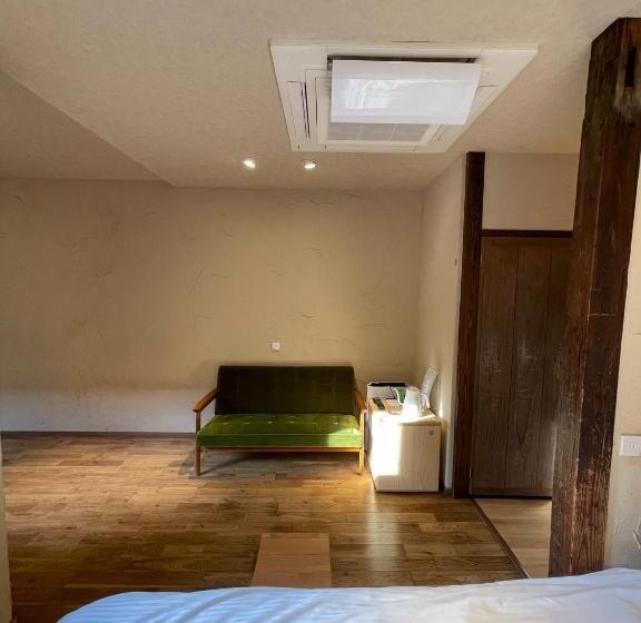خانه 1 خوابه, Etoile Inn Sumoto   Vacation Stay 49252v