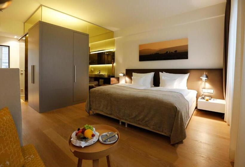 Comfort room with balcony, Weinhaus Henninger