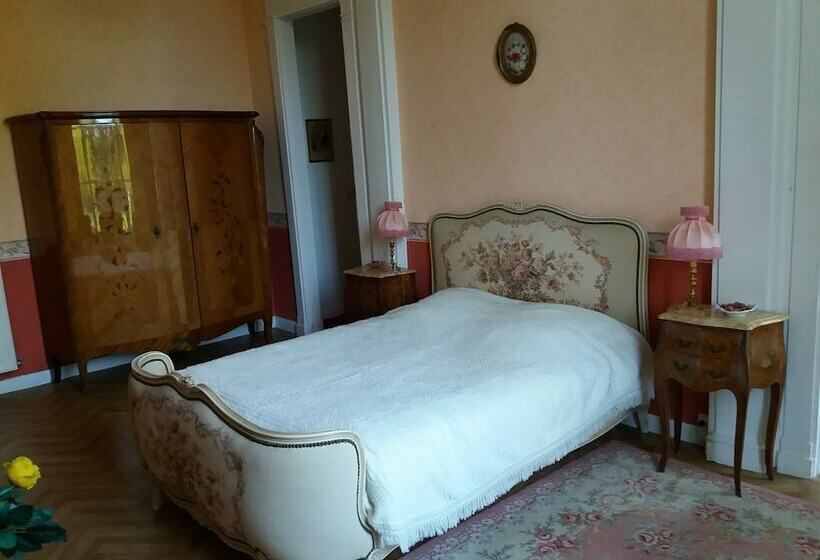 Номер Deluxe, Chateau Des Chevaliers De Grand Tonne