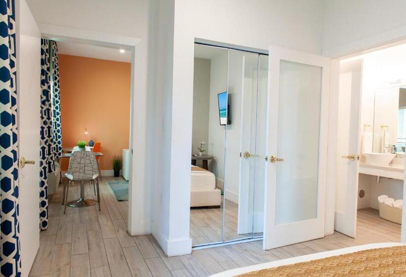 Люкс, Oceanside Hotel And Suites