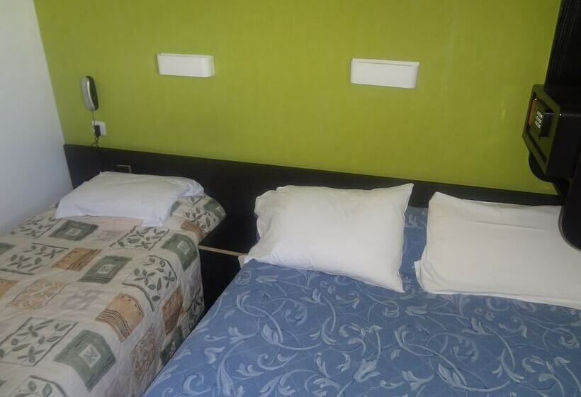 Номер Стандарт, Rev Hotel Coignières