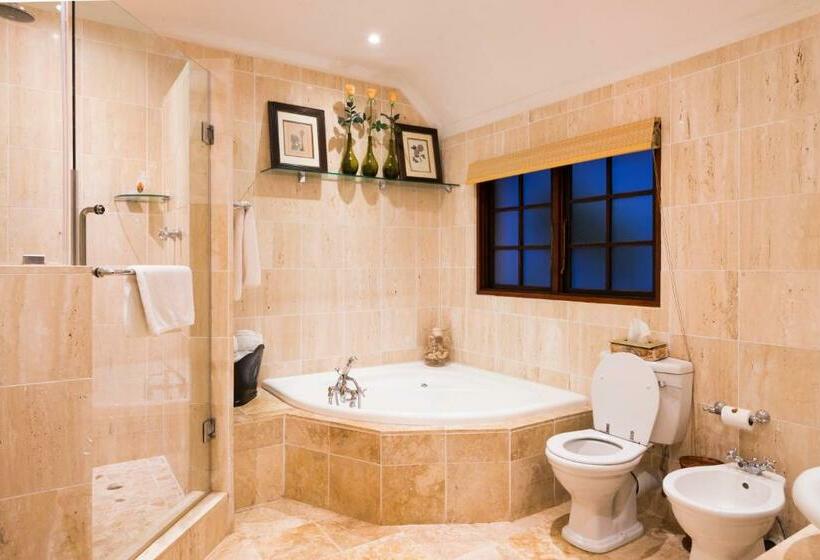 Suite, Five Burnham Guest House