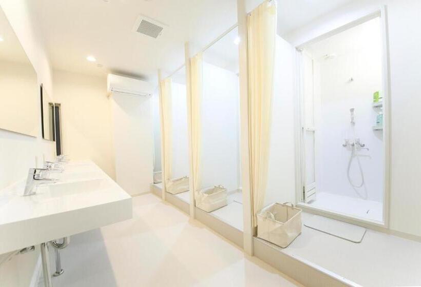 共用浴室的经济型房间, Roots Hostel