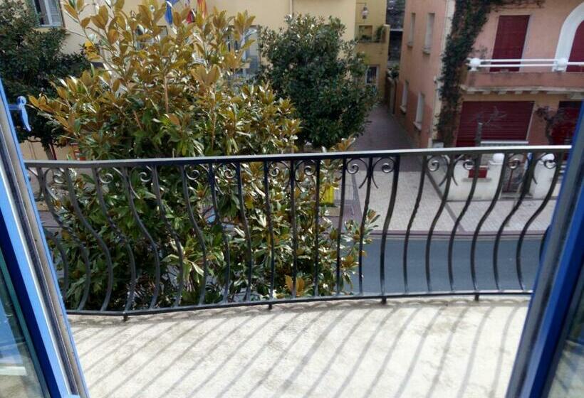 Номер Стандарт, Chambres Rue De La République