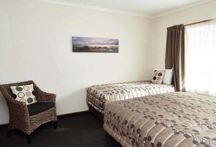 Апартаменты 2 Спальни, Admiral Court Motel & Apartments
